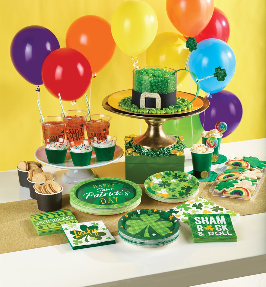 Creative Converting 369759 Shamrock and Roll 7" Paper Plate