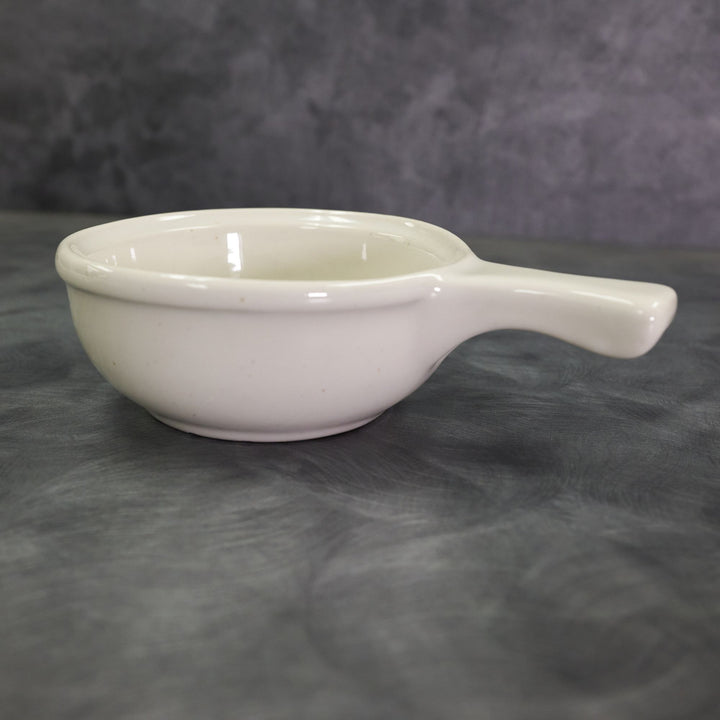 Diversified Ceramics DC26 13 oz Handled Soup Bowl White
